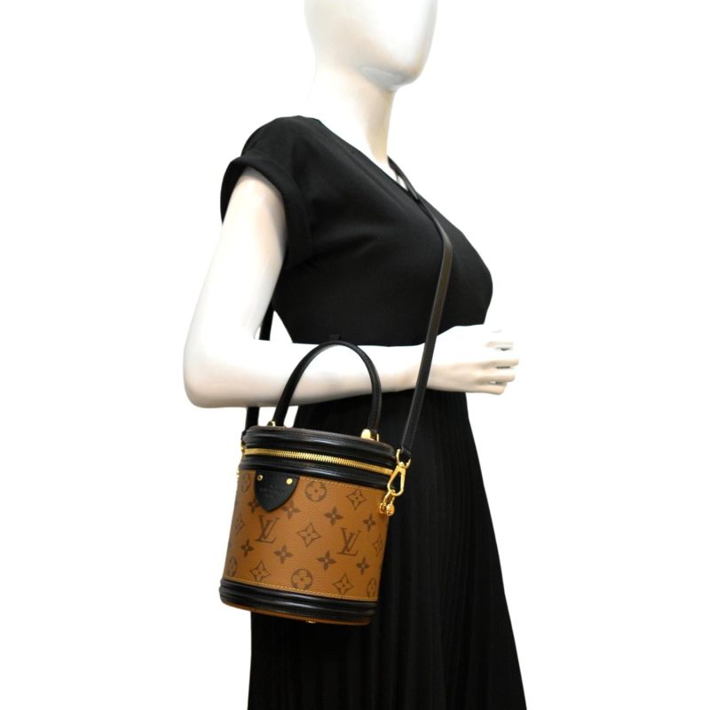 Louis Vuitton Canvas & Leather Chain Shoulder Bag - Image 2