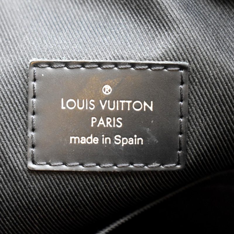 LOUIS VUITTON Dayton Reporter PM Damier Graphite Crossbody Bag Black - Image 10