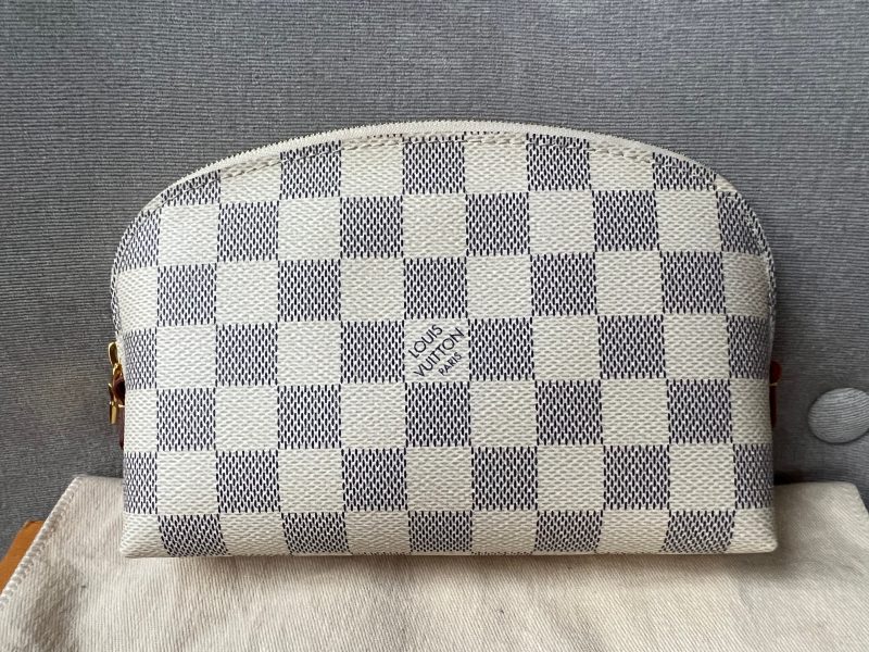 Louis Vuitton Cosmetic Pouch Monogram Vernis Leather Cherry - Image 8