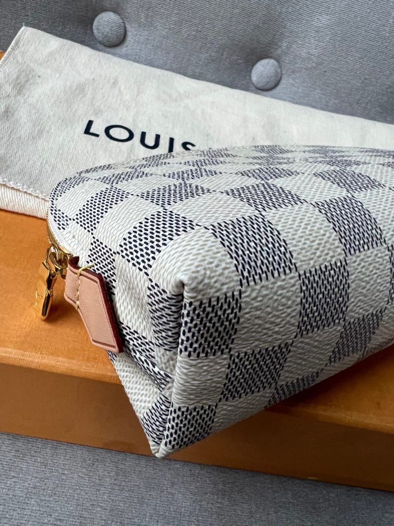 Louis Vuitton Cosmetic Pouch Monogram Vernis Leather Cherry - Image 14