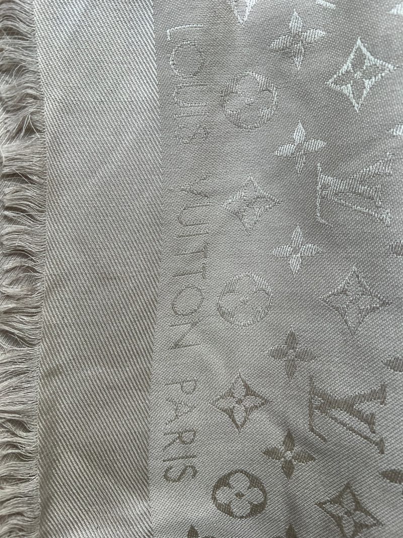 Louis Vuitton Cream Monogram Shine Shawl - Image 4