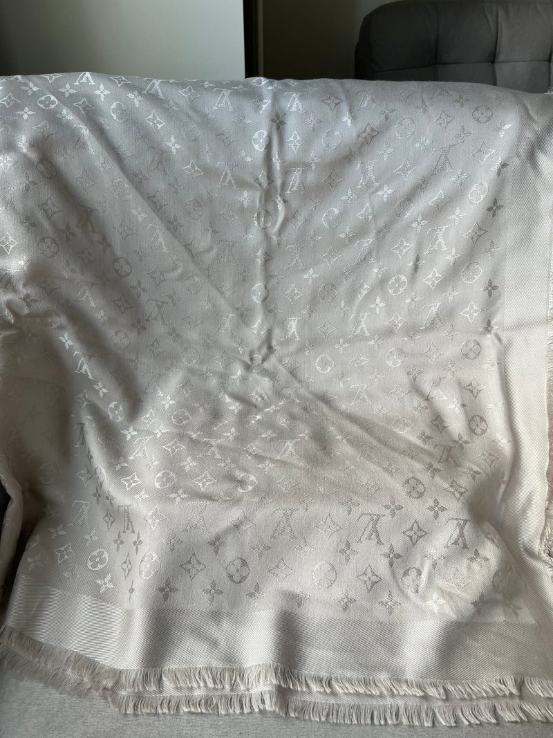 Louis Vuitton Cream Monogram Shine Shawl - Image 6
