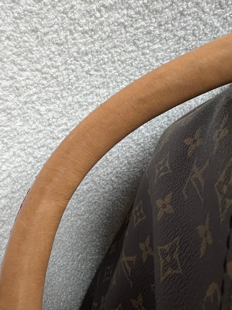 LOUIS VUITTON Artsy MM Empreinte Leather Hobo Bag Dune - Image 21