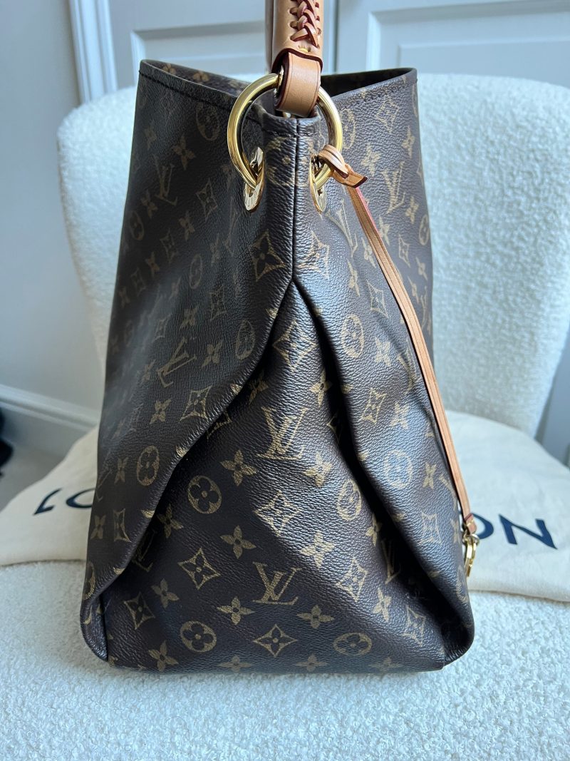 LOUIS VUITTON Artsy MM Empreinte Leather Hobo Bag Dune - Image 10