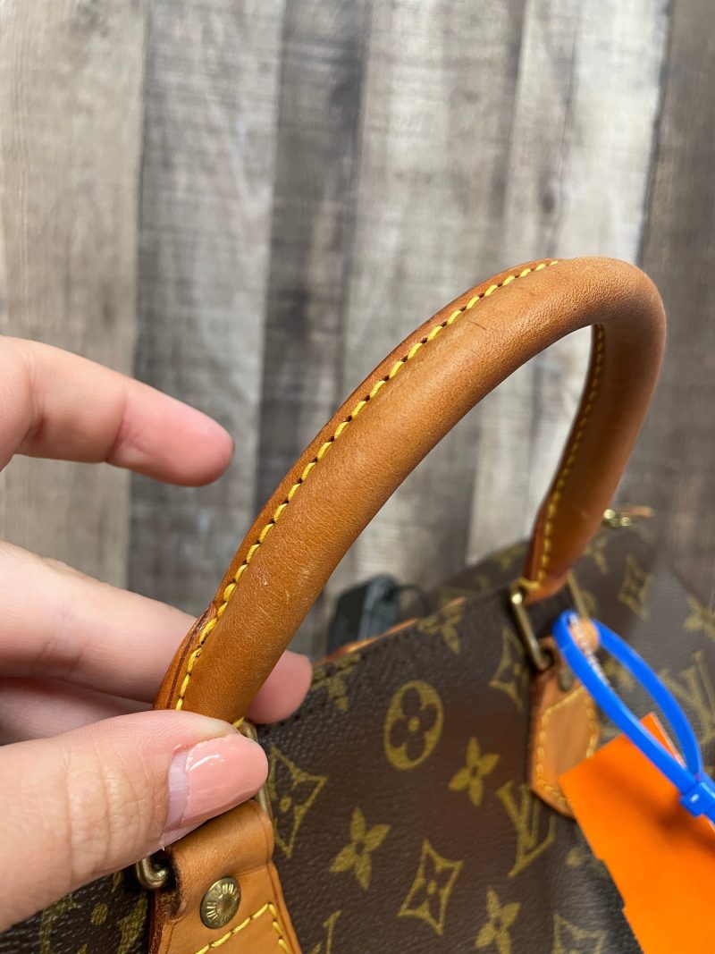 Handbag Luxury Designer Louis Vuitton, Size Large - Image 4