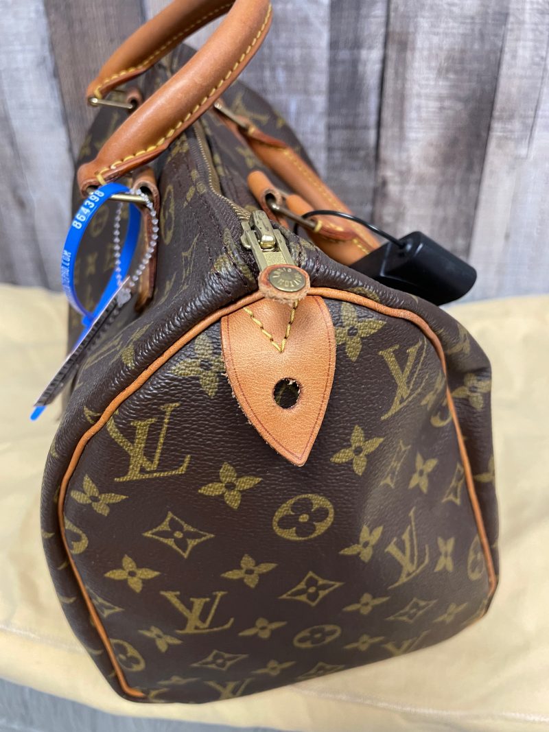 Handbag Luxury Designer Louis Vuitton, Size Large - Image 5