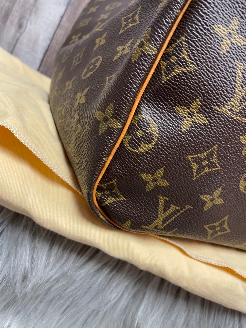 Handbag Luxury Designer Louis Vuitton, Size Large - Image 6