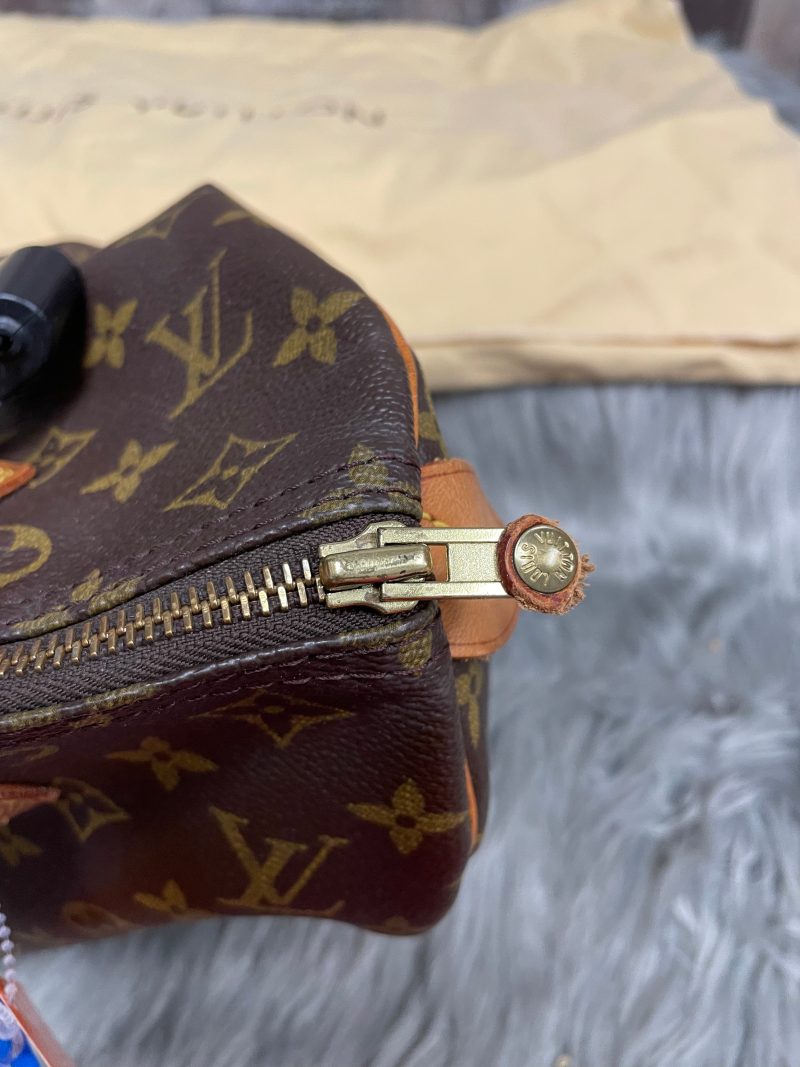 Handbag Luxury Designer Louis Vuitton, Size Large - Image 10