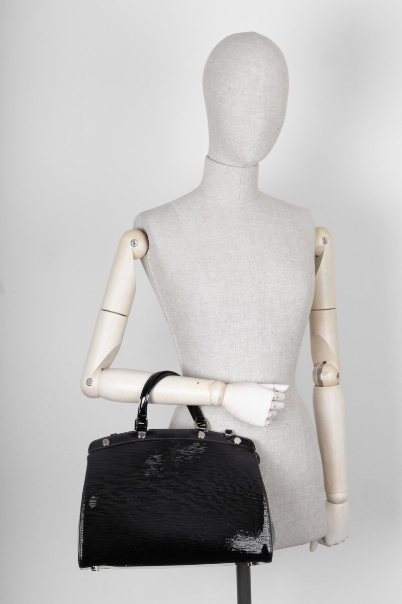 LOUIS VUITTON Brea Bag MM MNG Vernis Amarante - Image 2