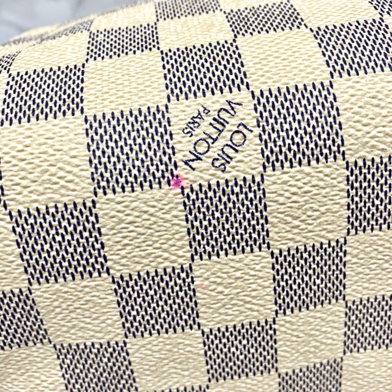 Louis Vuitton Avenue Sling Bag - Image 10