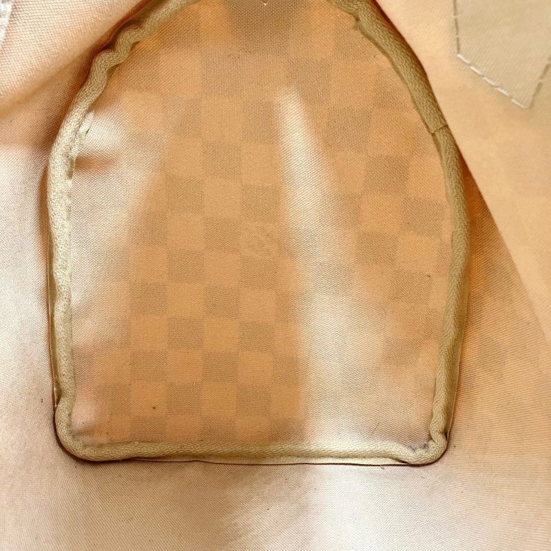 Louis Vuitton Avenue Sling Bag - Image 18
