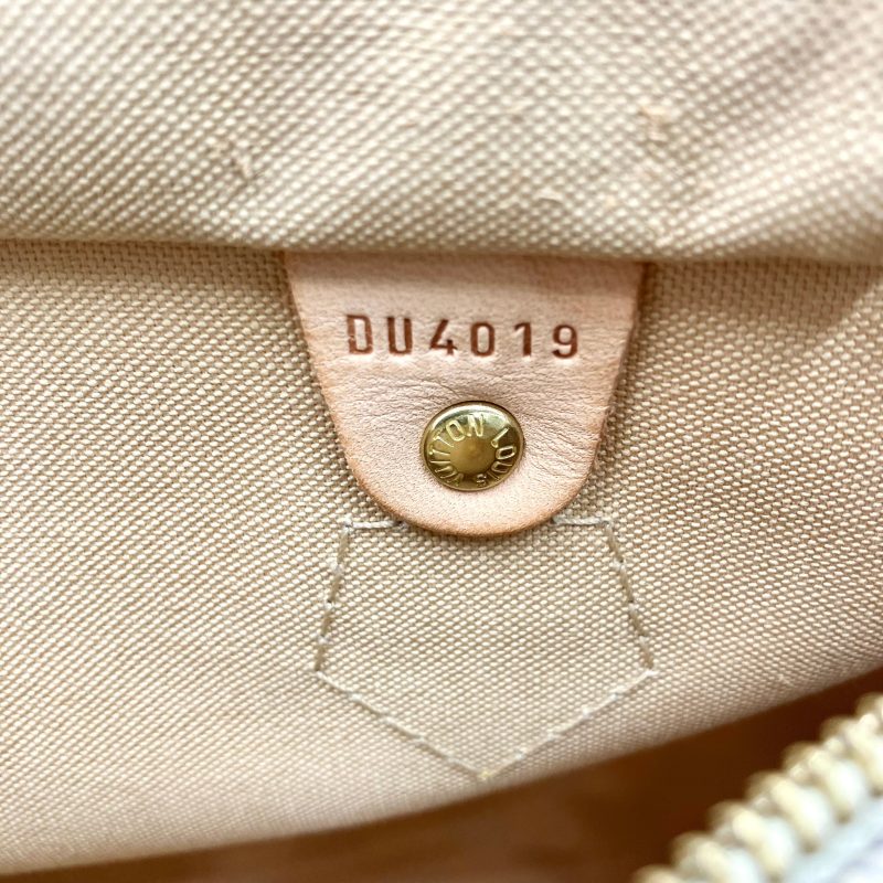 Louis Vuitton Avenue Sling Bag - Image 21