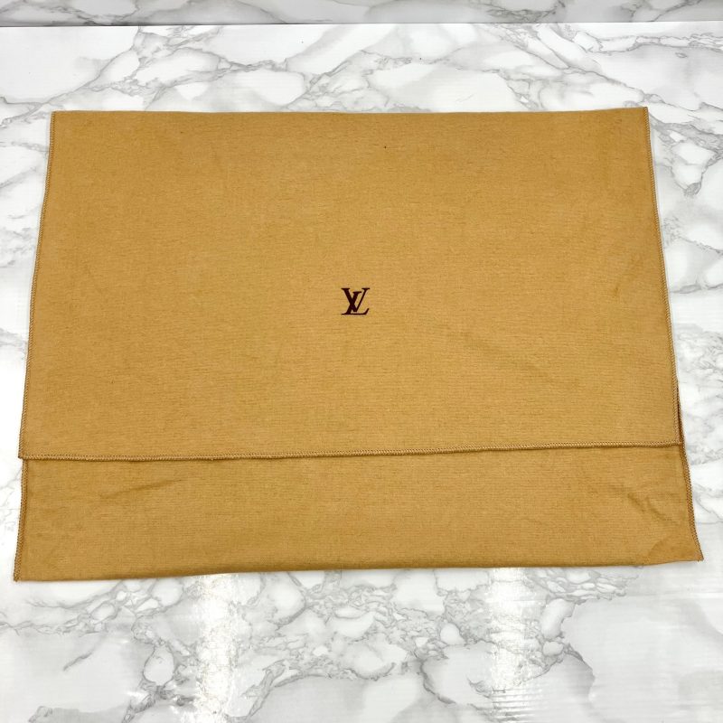 Louis Vuitton Avenue Sling Bag - Image 24