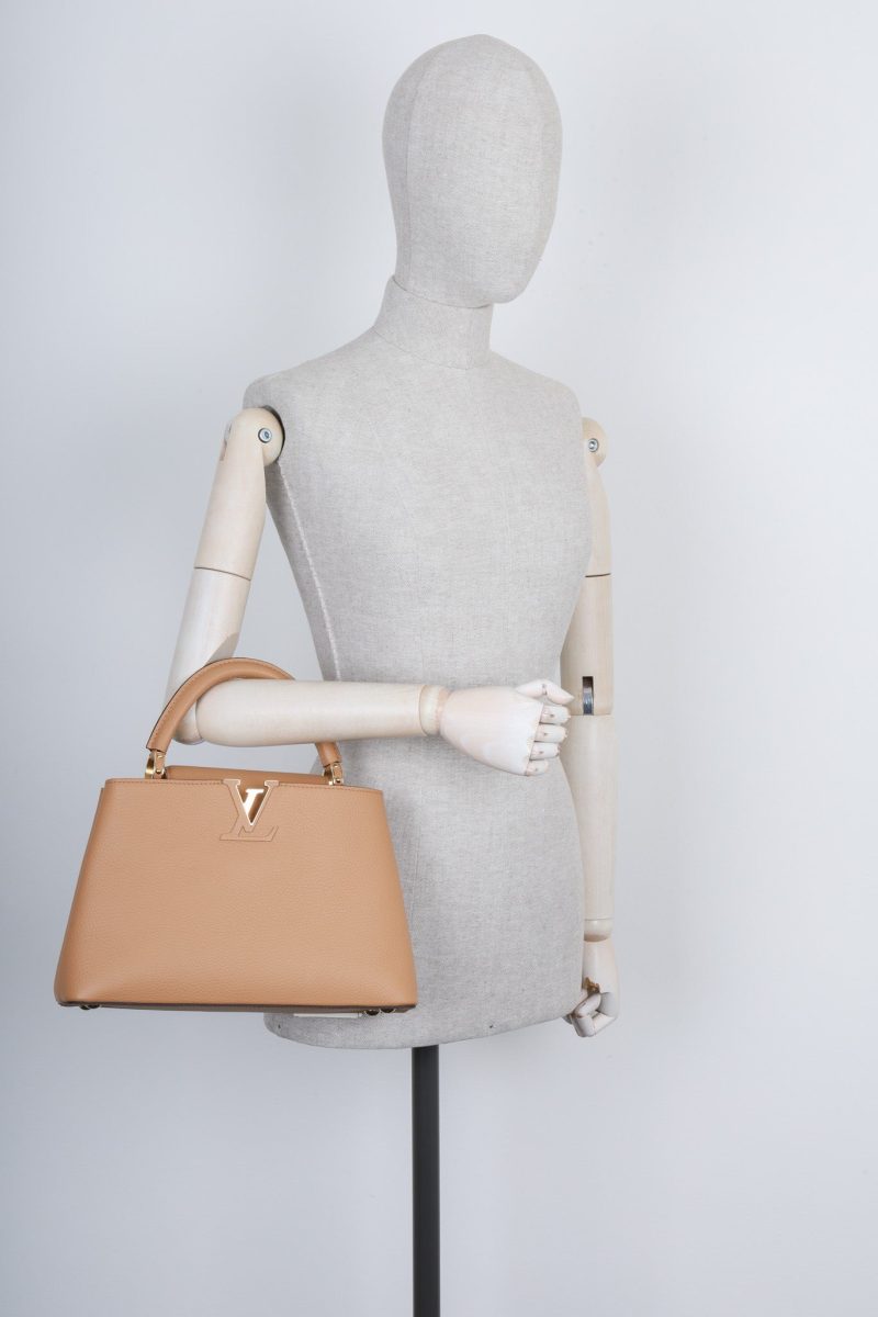 Louis Vuitton Capucines MM Beige Taurillon - Image 2