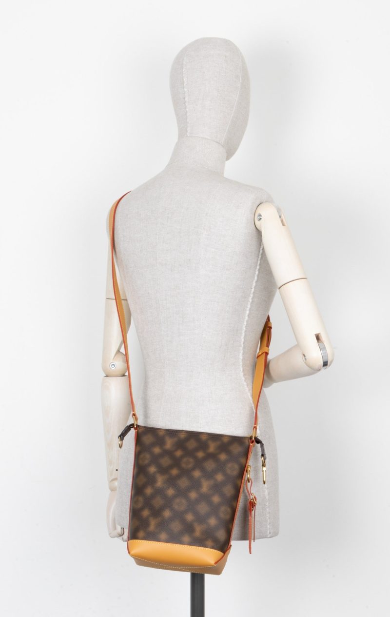 LOUIS VUITTON Cruiser Messenger Gray M21812 Calf Leather - Image 2