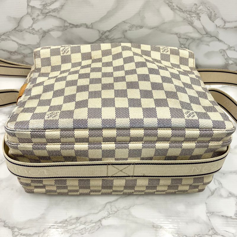 Louis Vuitton Azur Cabas Articles De Voyage Adventure MM Tote Bag - Image 8