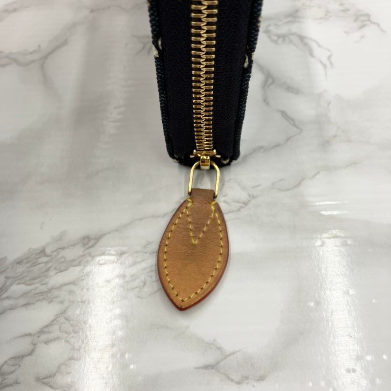 Louis Vuitton 18K Gold Bangle Empreinte LV Sz M - Image 11