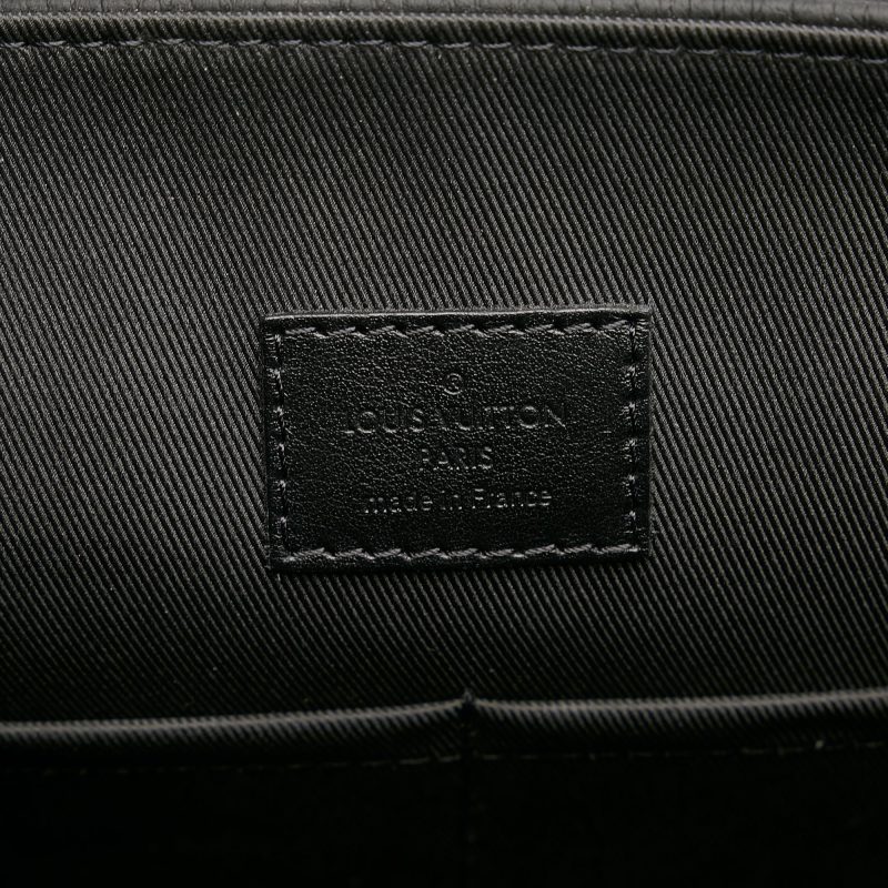 Louis Vuitton Christopher Messenger Bag Black Taurillon - Image 6