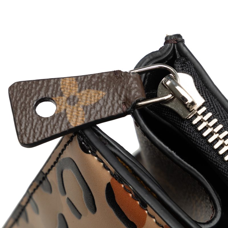 Green Louis Vuitton Taiga Baikal Clutch Bag - Image 9