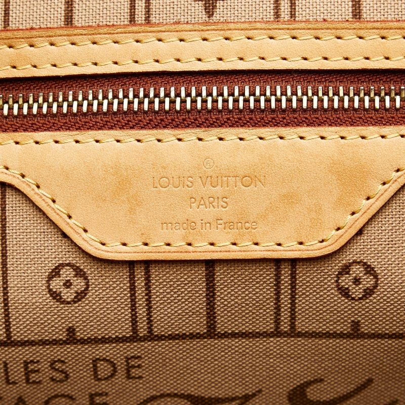 Louis Vuitton Neverfull MM Monogram Canvas - Image 6