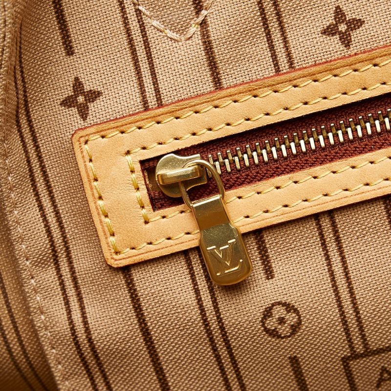 Louis Vuitton Neverfull MM Monogram Canvas - Image 8