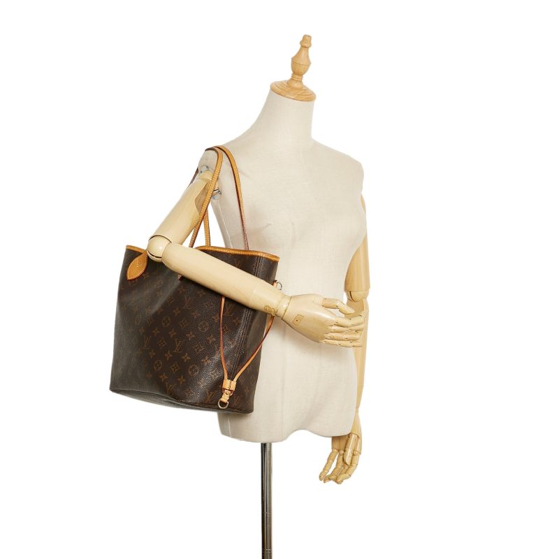 Louis Vuitton Neverfull MM Monogram Canvas - Image 4