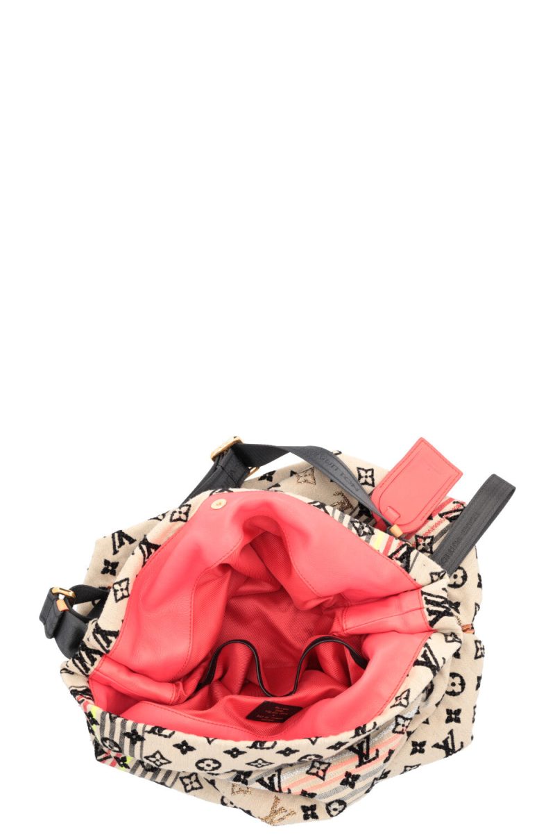 Louis Vuitton Carmel Mahina Leather Black Bag - Image 11