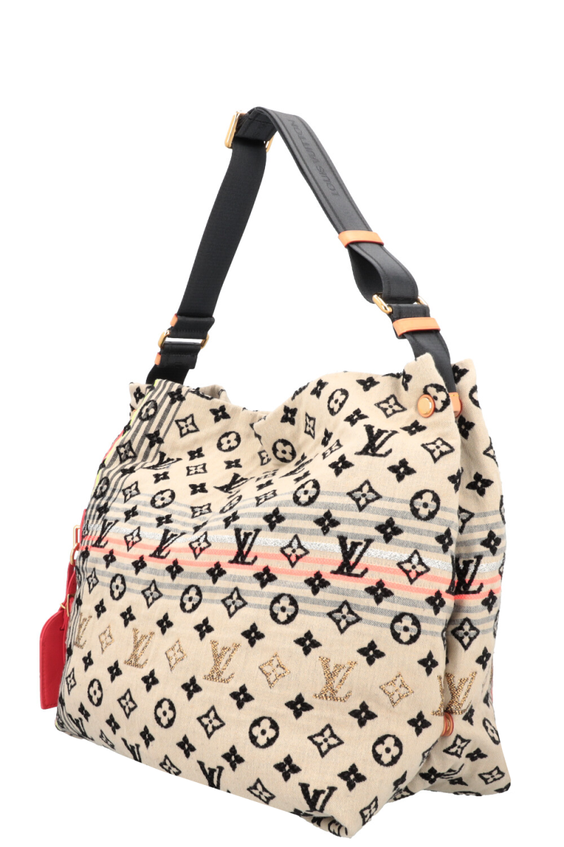 Louis Vuitton Carmel Mahina Leather Black Bag - Image 7