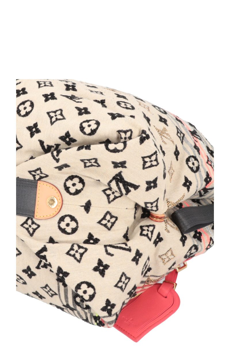 Louis Vuitton Carmel Mahina Leather Black Bag - Image 10