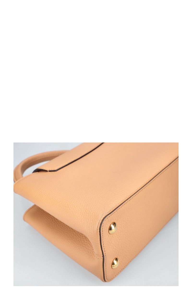 Louis Vuitton Capucines MM Beige Taurillon - Image 11