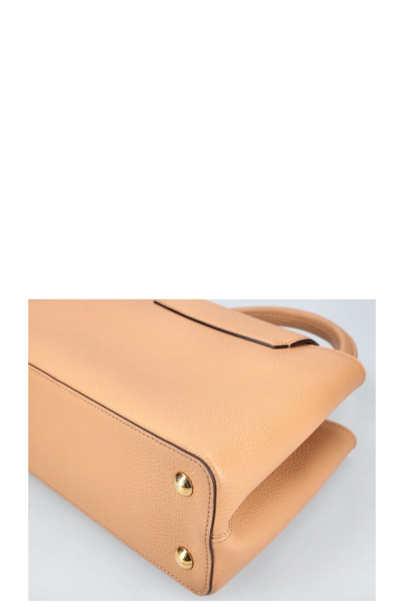 Louis Vuitton Capucines MM Beige Taurillon - Image 12