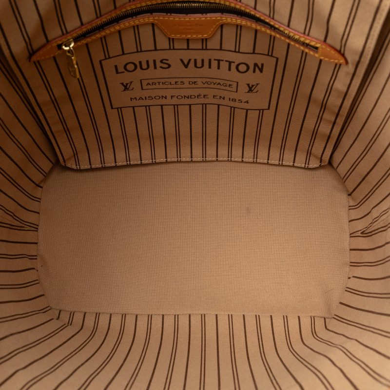 Brown Louis Vuitton Monogram Giant Jungle Zippy Wallet - Image 5