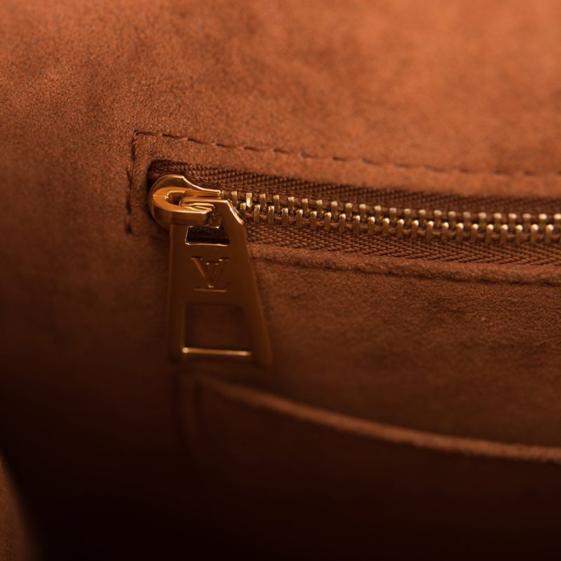 Louis Vuitton Caramel Wild At Heart Empreinte Giant Monogram OnTheGo MM - Image 9