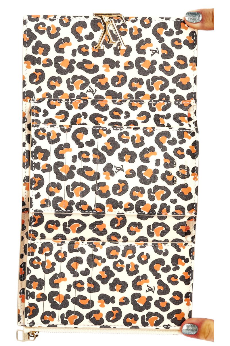 LOUIS VUITTON Capucines Compact Wallet Studs Black - Image 4
