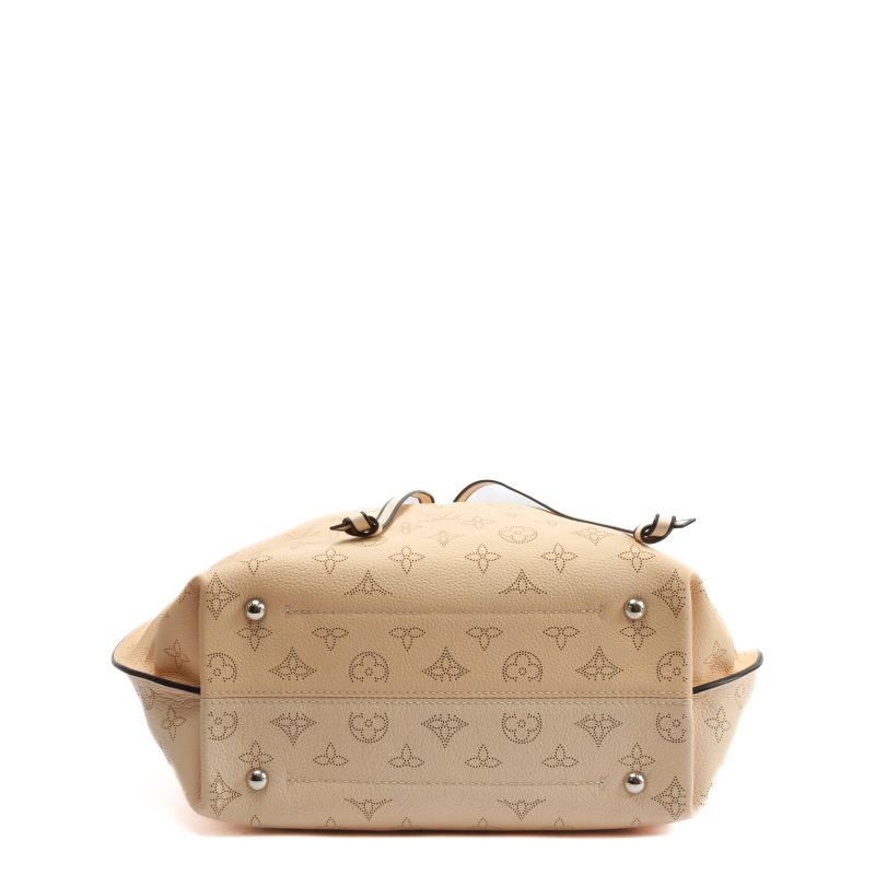 LOUIS VUITTON Girolata Beige Mahina w/Pouch - Image 8