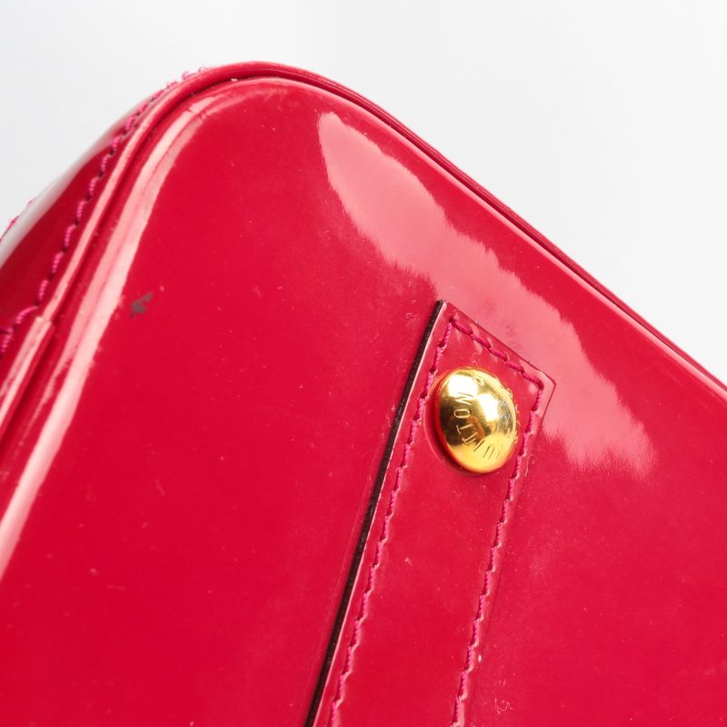 LOUIS VUITTON Monogram Vernis Alma MM Red - Image 8