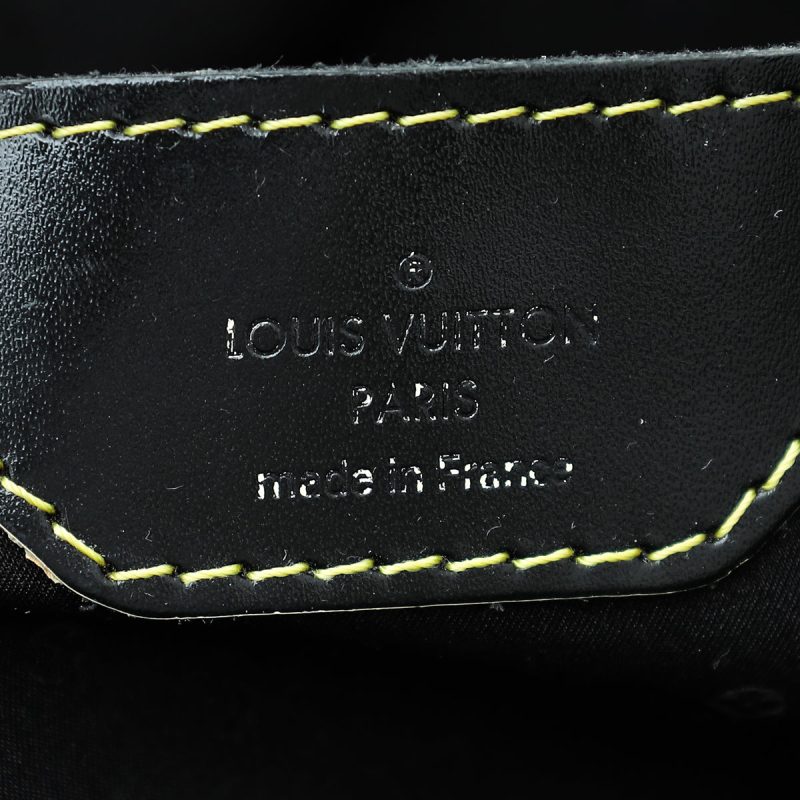 Louis Vuitton Black Taiga Bifold Wallet - Image 10