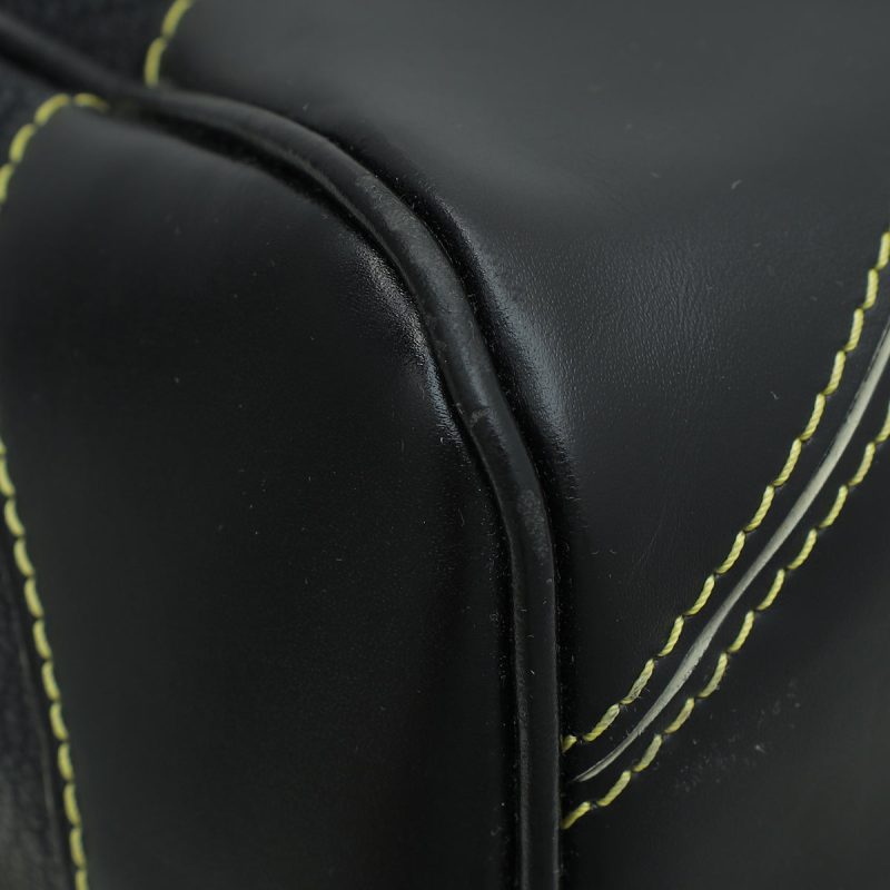 Louis Vuitton Black Taiga Bifold Wallet - Image 5