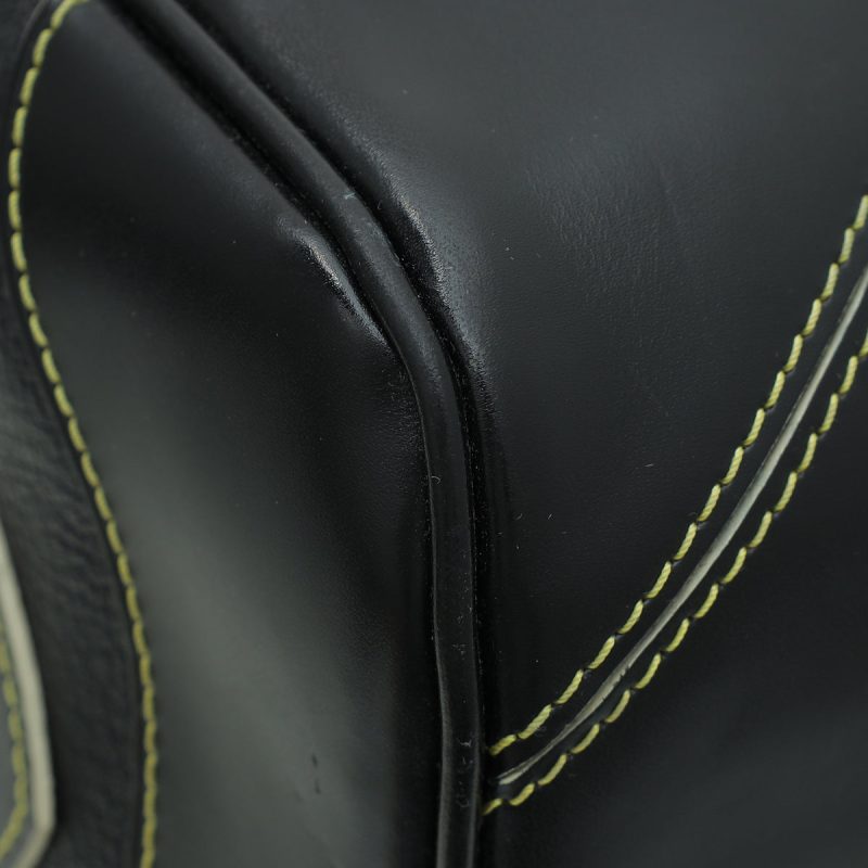 Louis Vuitton Black Taiga Bifold Wallet - Image 7