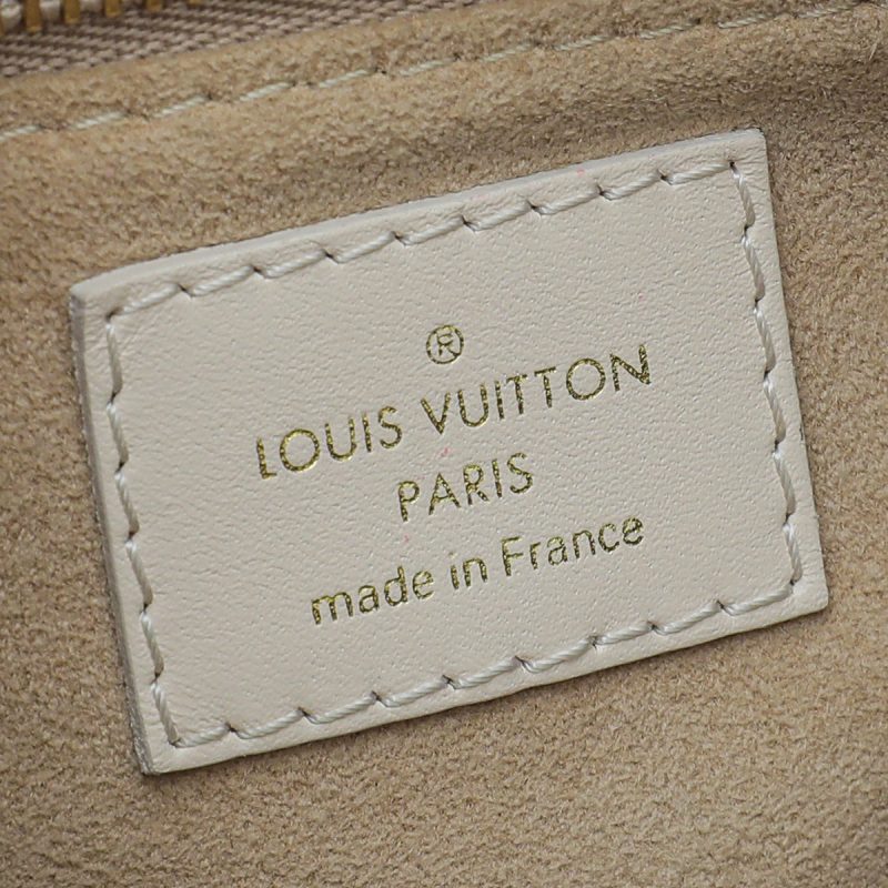 Louis Vuitton Cream Monogram Puffy Lambskin Coussin MM - Image 11