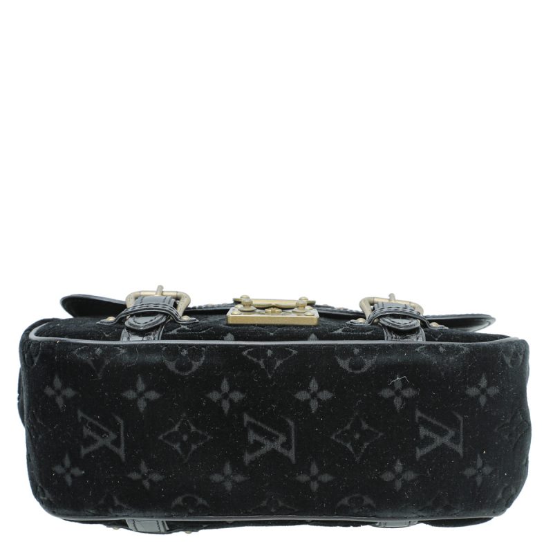 Louis Vuitton Black Voyage 27 Pochette - Image 3