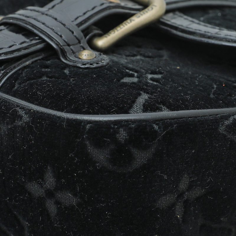 Louis Vuitton Black Voyage 27 Pochette - Image 4