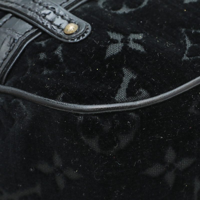 Louis Vuitton Black Voyage 27 Pochette - Image 6