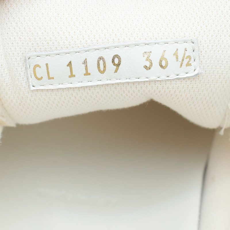 Louis Vuitton Bicolor Monogram Sweet Flower Small Ring Set - Image 9