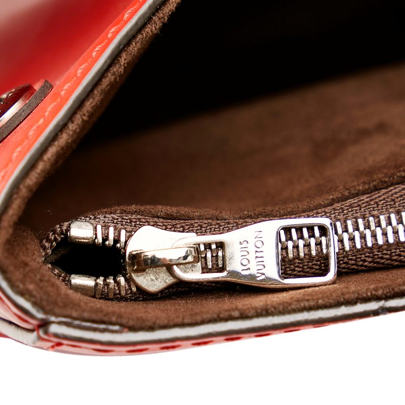 Louis Vuitton Epi Cluny BB (SHG-SiDglH) - Image 8