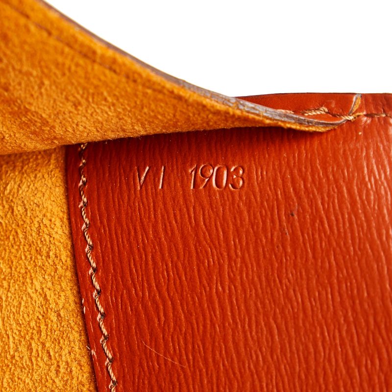 Louis Vuitton Epi Cluny (SHG-34413) - Image 7