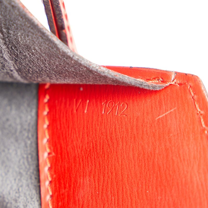 Louis Vuitton Epi Cluny (SHG-35779) - Image 7
