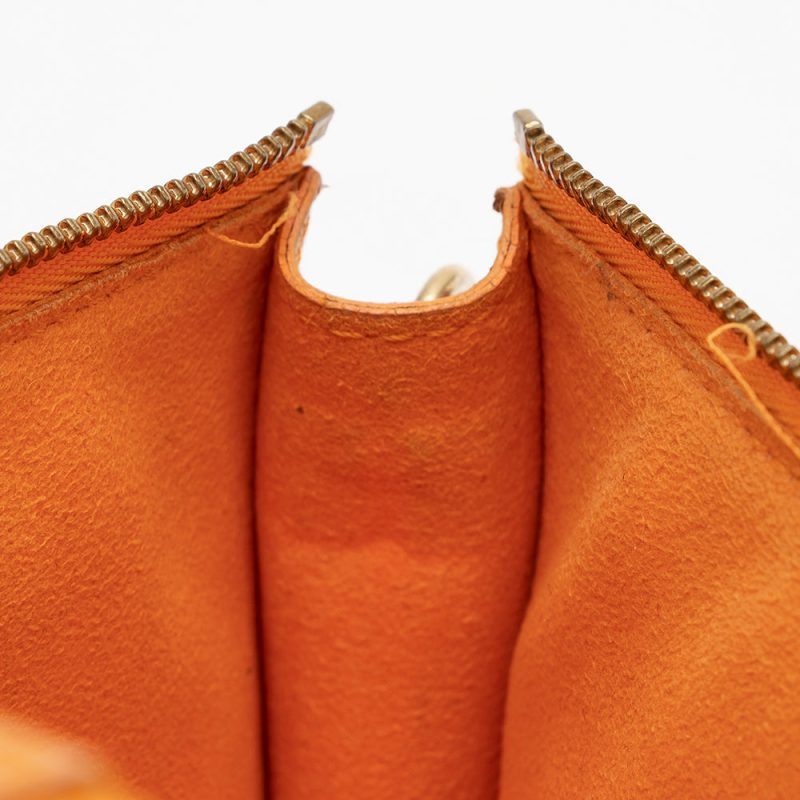 Louis Vuitton Epi Leather Pochette 21 Accessoires (SHF-17013) - Image 8