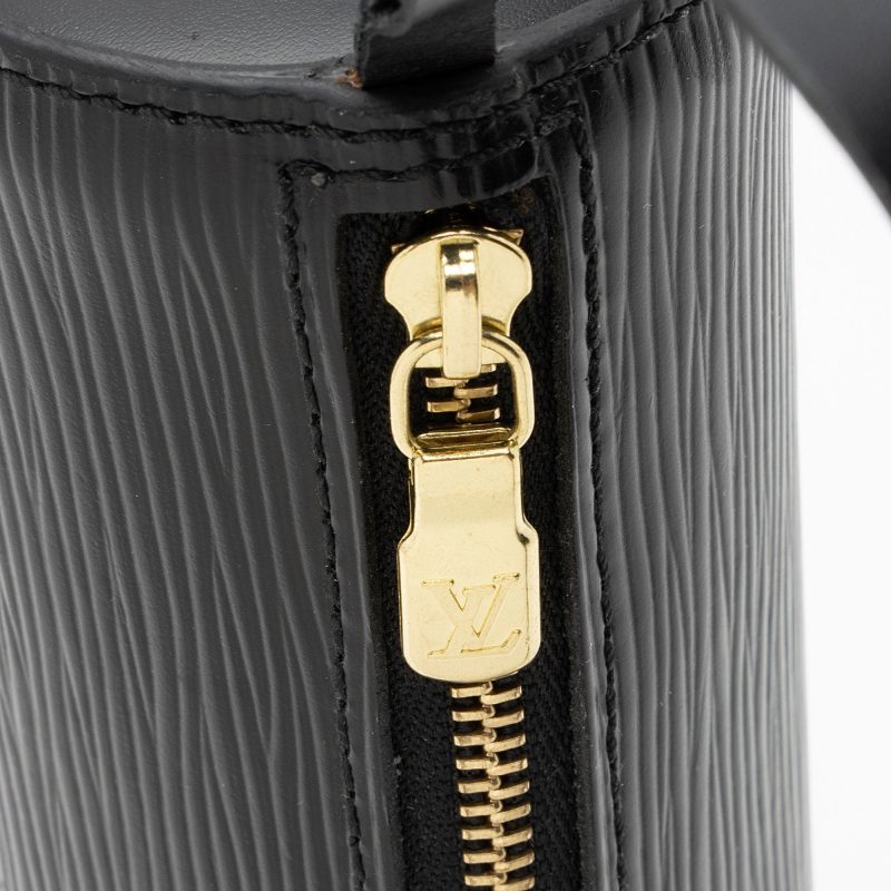 Louis Vuitton Epi Leather Round Pochette (SHF-9AGMrJ) - Image 8