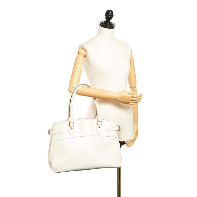 Louis Vuitton Epi Passy GM (SHG-31359) - Image 4
